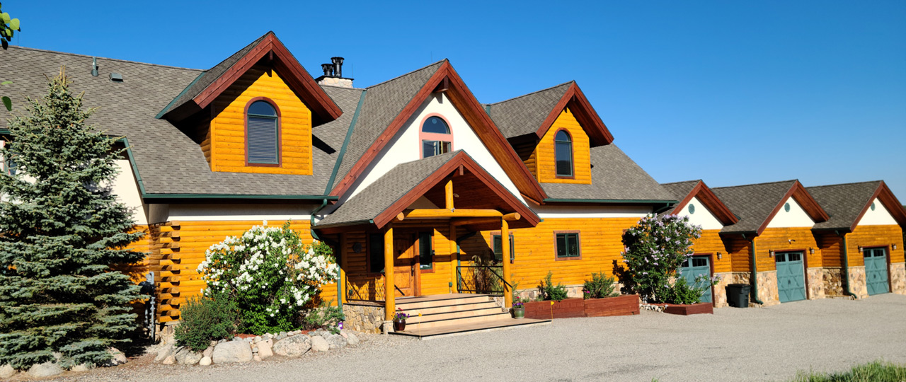 Featured Log Home Image 2