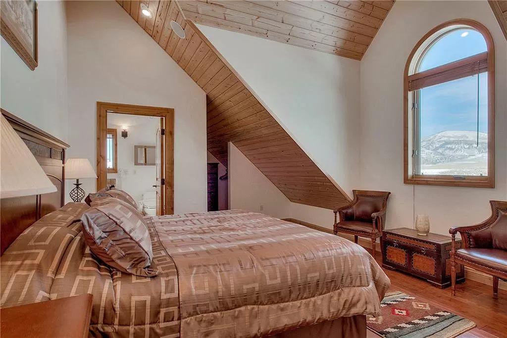 Log Home Bedroom