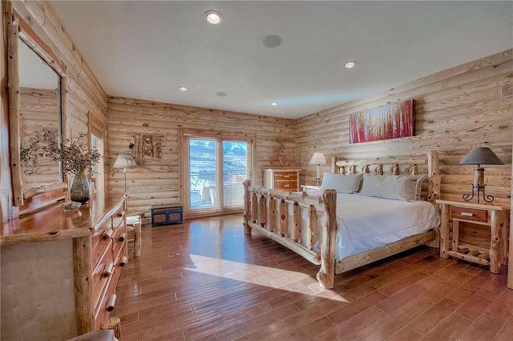 Whispering Pines Log Home Bedroom