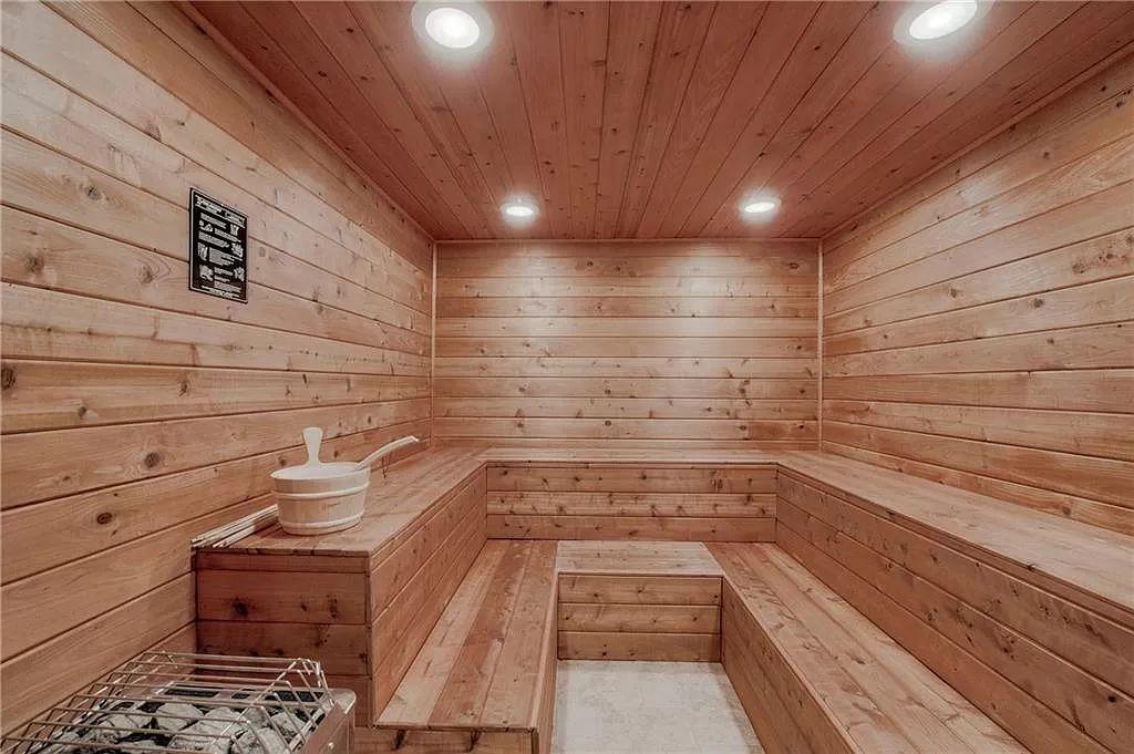 Whispering Pines Steamroom